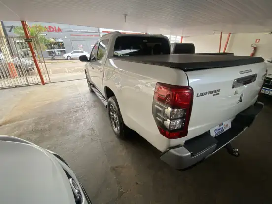 MITSUBISHI-L200 TRITON-2.4 16V TURBO DIESEL SPORT HPE-S CD 4P 4X4 AUTOMÁTICO MITSUBISHI-L200 TRITON-2021