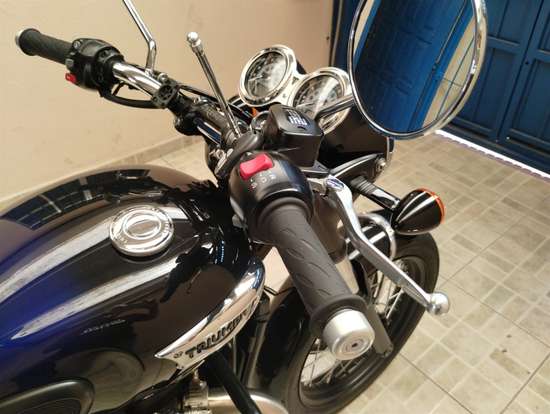 TRIUMPH-BONNEVILLE T100 900-2024