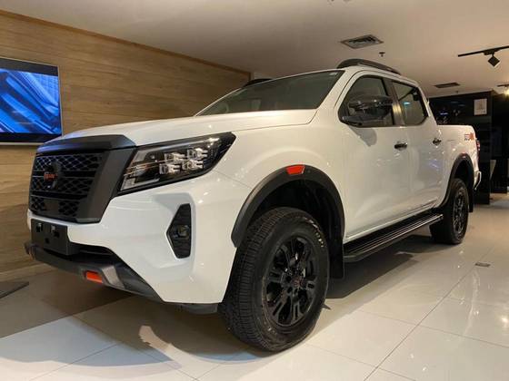 NISSAN FRONTIER 2.3 16V TURBO DIESEL PRO4X CD 4X4 AUTOMÁTICO