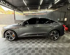 AUDI E-TRON ELÉTRICO SPORTBACK PERFORMANCE BLACK QUATTRO AUDI E-TRON ELÉTRICO SPORTBACK PERFORMANCE BLACK QUATTRO