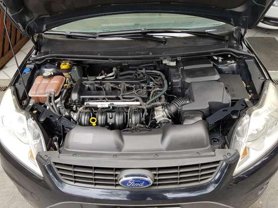 FORD-FOCUS-2011