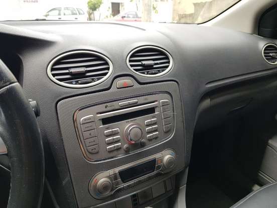 FORD-FOCUS-2011