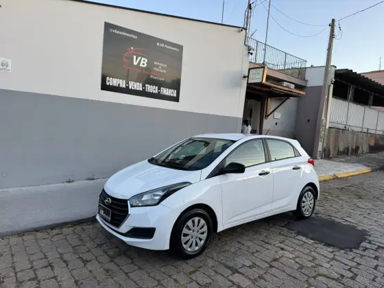 HYUNDAI HB20 1.0 COMFORT 12V FLEX 4P MANUAL HYUNDAI HB20 1.0 COMFORT 12V FLEX 4P MANUAL