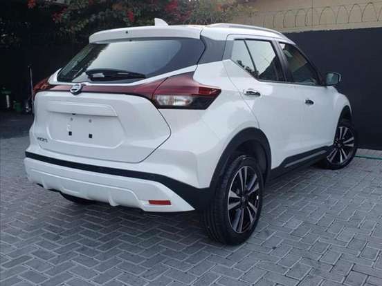 NISSAN-KICKS-2023