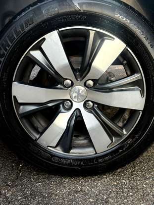 PEUGEOT-2008-2017