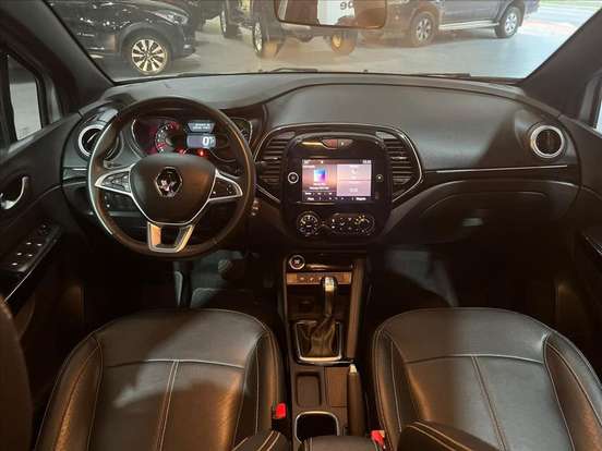RENAULT-CAPTUR-2021