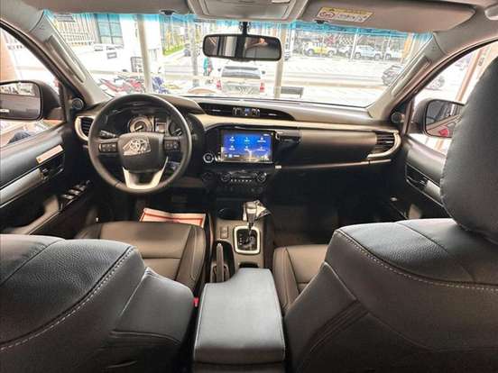 TOYOTA-HILUX-2.8 D-4D TURBO DIESEL CD SRV 4X4 AUTOMÁTICO TOYOTA-HILUX-2025