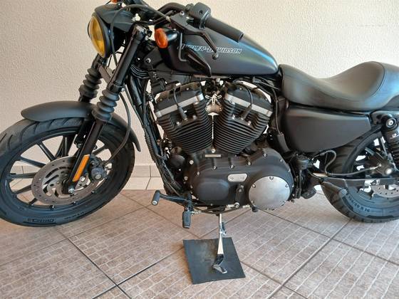 HARLEY-DAVIDSON SPORTSTER XL 883N IRON 