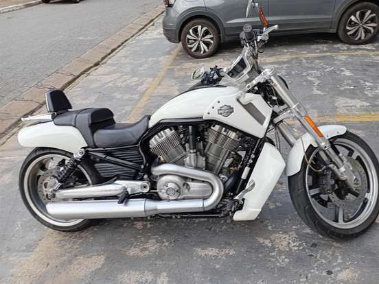 HARLEY-DAVIDSON-V-ROD MUSCLE-2016