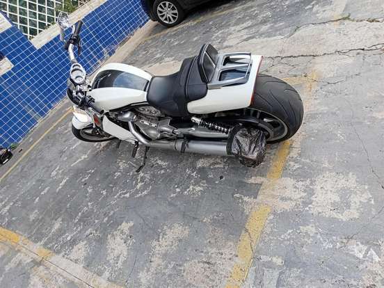 HARLEY-DAVIDSON-V-ROD MUSCLE-2016