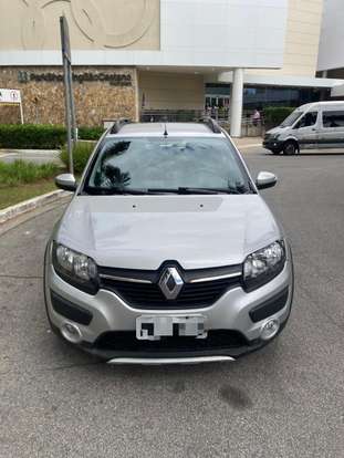 RENAULT-SANDERO-2015