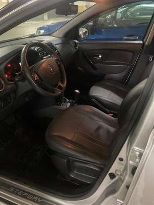 RENAULT-SANDERO-2015