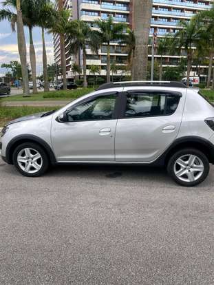 RENAULT-SANDERO-1.6 STEPWAY RIP CURL 8V FLEX 4P AUTOMATIZADO RENAULT-SANDERO-2015