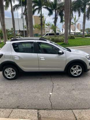 RENAULT-SANDERO-2015