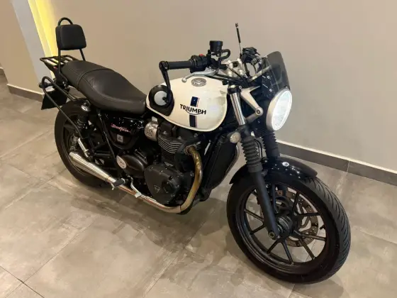 TRIUMPH STREET TWIN TRIUMPH STREET TWIN