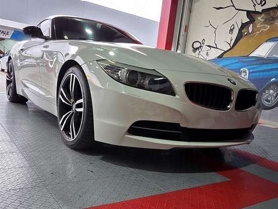 BMW-Z4-2.5 I6 GASOLINA SDRIVE23I AUTOMÁTICO BMW-Z4-2011