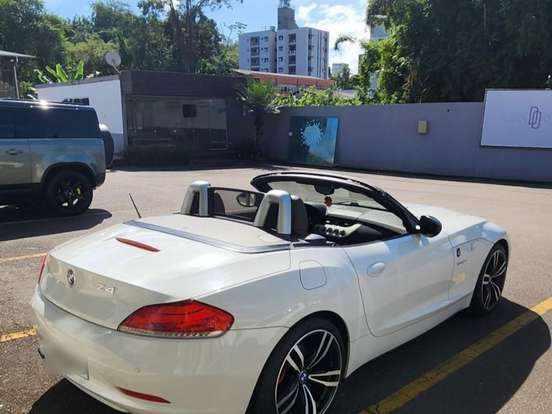BMW-Z4-2.5 I6 GASOLINA SDRIVE23I AUTOMÁTICO BMW-Z4-2011