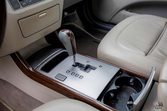 HYUNDAI-AZERA-2008