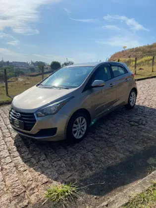 HYUNDAI HB20 1.0 COMFORT PLUS 12V FLEX 4P MANUAL