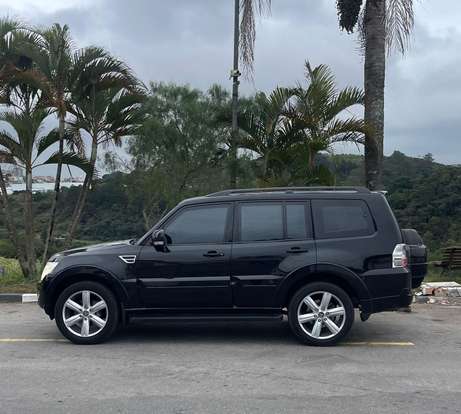 MITSUBISHI-PAJERO FULL-3.8 HPE 4X4 V6 24V GASOLINA 4P AUTOMÁTICO MITSUBISHI-PAJERO FULL-2013