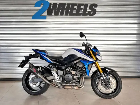 SUZUKI GSR 750 SUZUKI GSR 750