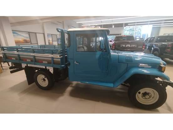 TOYOTA-BANDEIRANTE-4.0 OJ55LP-BL 4X4 CS DIESEL 2P MANUAL TOYOTA-BANDEIRANTE-1975