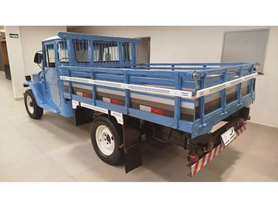 TOYOTA-BANDEIRANTE-4.0 OJ55LP-BL 4X4 CS DIESEL 2P MANUAL TOYOTA-BANDEIRANTE-1975