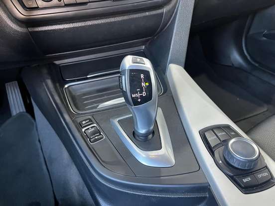 BMW-320i-2013