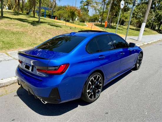 BMW-320i-2024