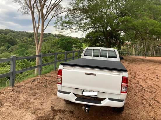 TOYOTA-HILUX-2011