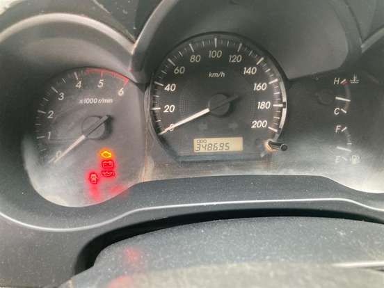 TOYOTA-HILUX-2011