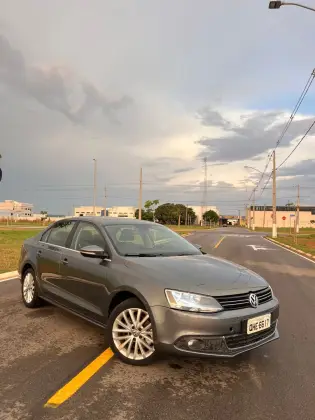 VOLKSWAGEN JETTA 2.0 TSI HIGHLINE 211CV GASOLINA 4P TIPTRONIC VOLKSWAGEN JETTA 2.0 TSI HIGHLINE 211CV GASOLINA 4P TIPTRONIC
