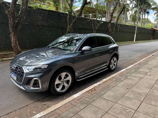 AUDI-Q5-2021