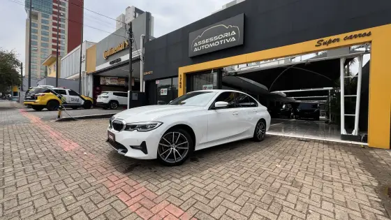 BMW 320i 2.0 16V TURBO GASOLINA SPORT AUTOMÁTICO
