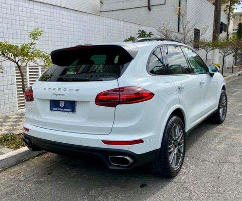 PORSCHE-CAYENNE-2017