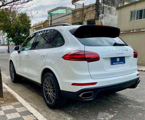 PORSCHE-CAYENNE-2017
