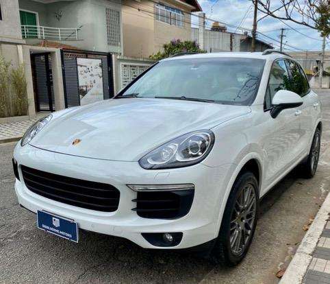 PORSCHE-CAYENNE-2017