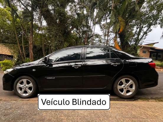 TOYOTA-COROLLA-2011