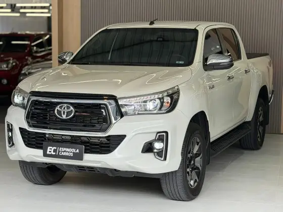TOYOTA HILUX 2.8 SRX 4X4 CD 16V DIESEL 4P AUTOMÁTICO TOYOTA HILUX 2.8 SRX 4X4 CD 16V DIESEL 4P AUTOMÁTICO