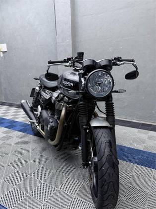 TRIUMPH SPEED TWIN 