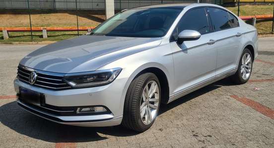 VOLKSWAGEN-PASSAT-2018