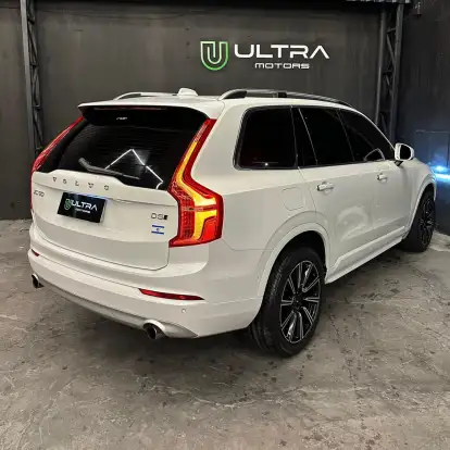 VOLVO-XC90-2017