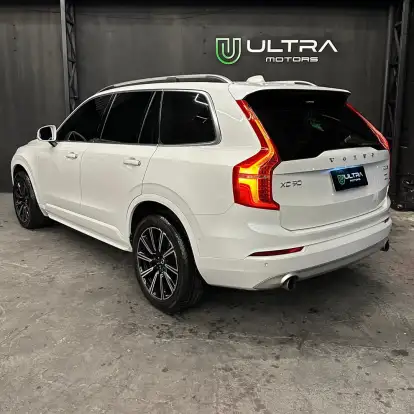 VOLVO-XC90-2017