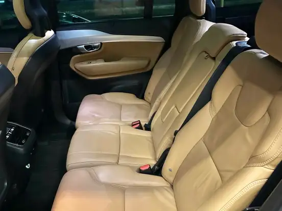 VOLVO-XC90-2.0 D5 DIESEL MOMENTUM AWD GEARTRONIC VOLVO-XC90-2017