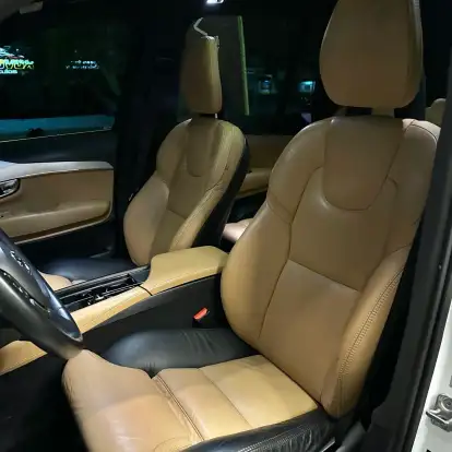 VOLVO-XC90-2017