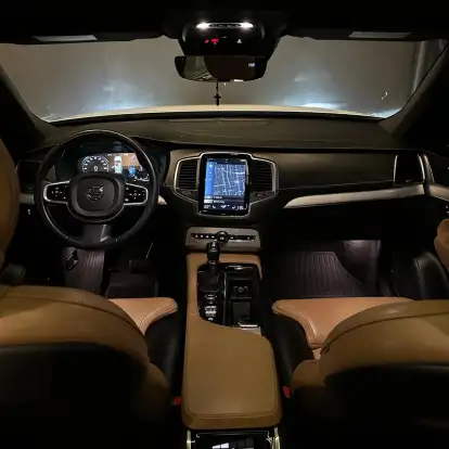 VOLVO-XC90-2017