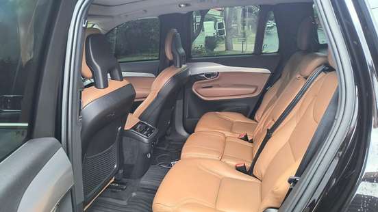 VOLVO-XC90-2017