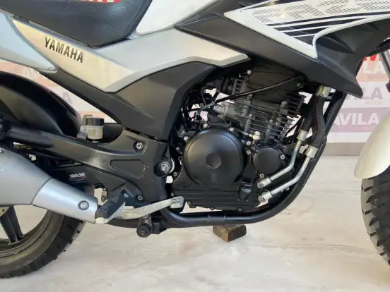 YAMAHA-YS 250 FAZER-2015