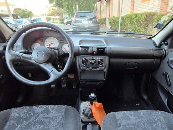 CHEVROLET-CORSA-1.0 MPFI MILENIUM 8V GASOLINA 4P MANUAL CHEVROLET-CORSA-2001