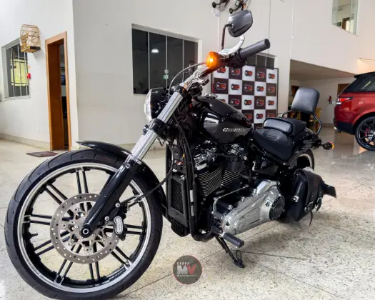 HARLEY-DAVIDSON SOFTAIL BREAKOUT 114 